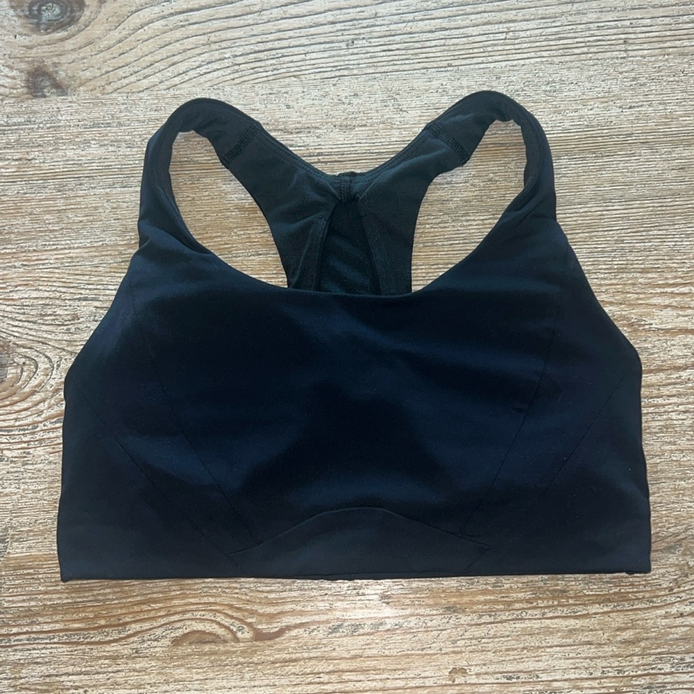 Lululemon Bra
Black
Size unknown-around a small to medium
Very gently used